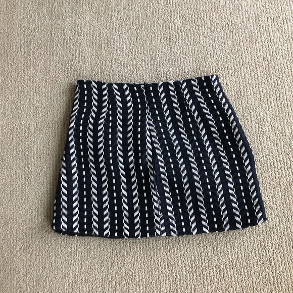 Pattern Mini Skirt - Picture 3 of 3